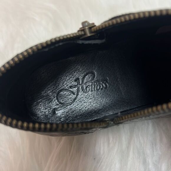 Heiress Black Leather Embossed Zipper Booties 7 B-23 - Picture 9 of 9